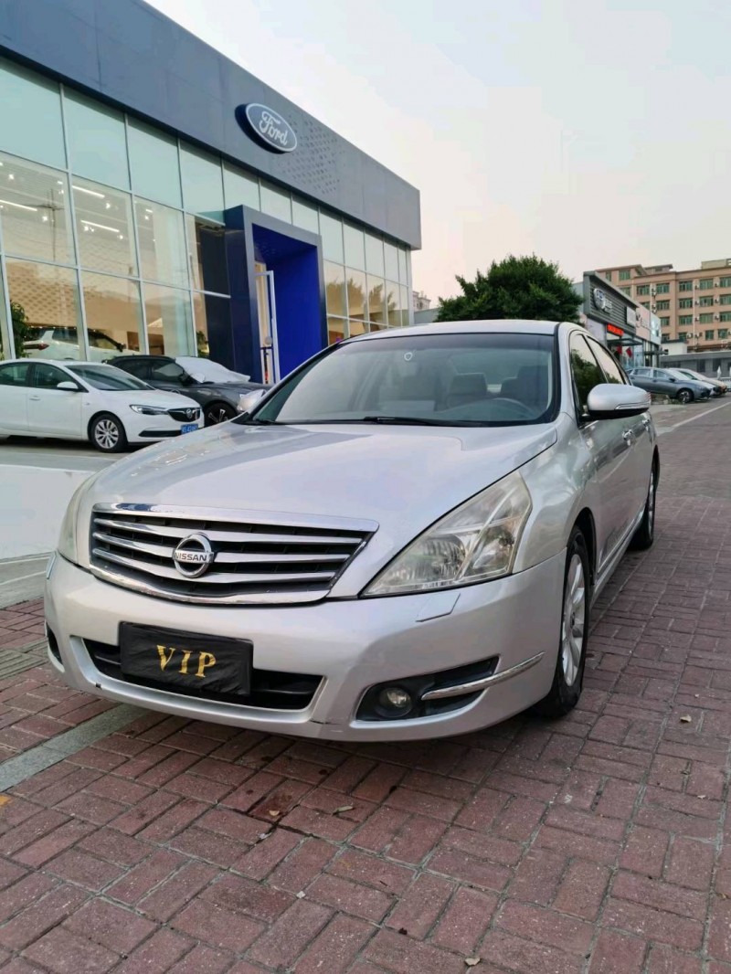 东莞10年日产天籁2