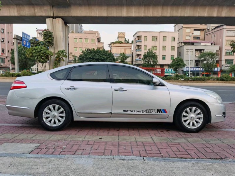 东莞10年日产天籁5