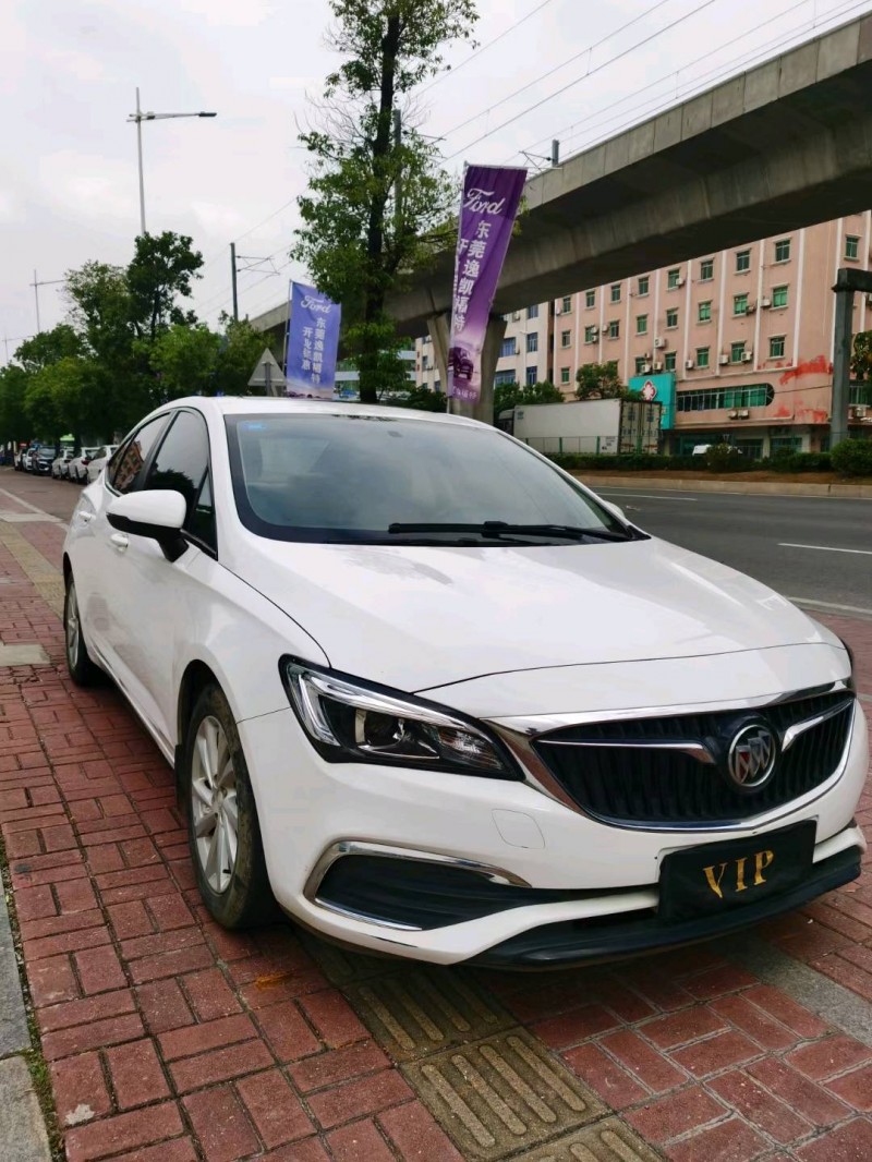 东莞18年别克威朗3