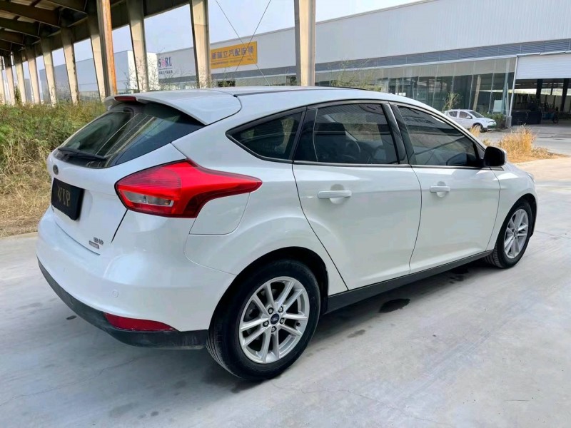 济南16年福特福克斯8