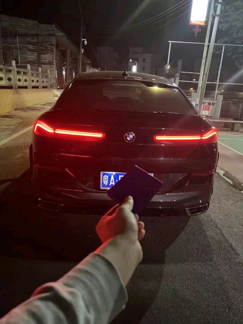 广州21年宝马X64