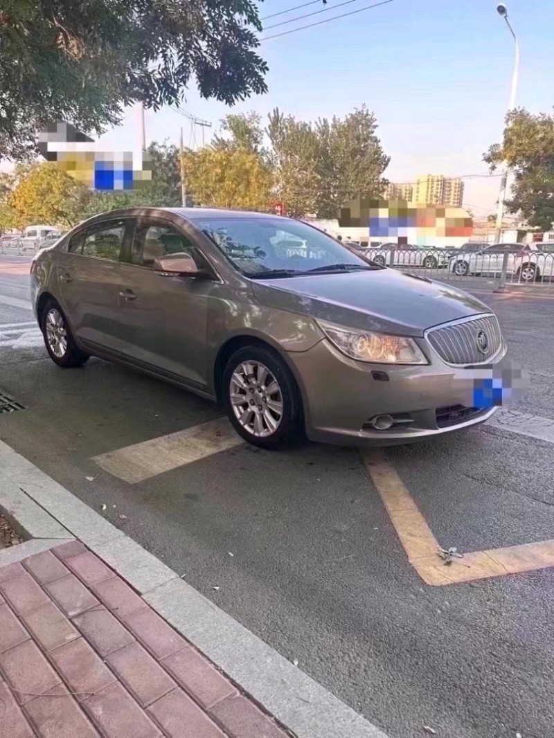 北京10年别克君越2