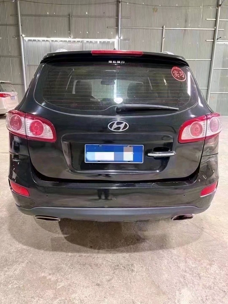 廊坊10年现代新胜达8