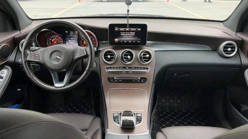 嘉兴18年奔驰GLC7