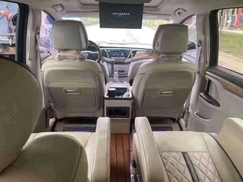 石家庄19年别克GL84