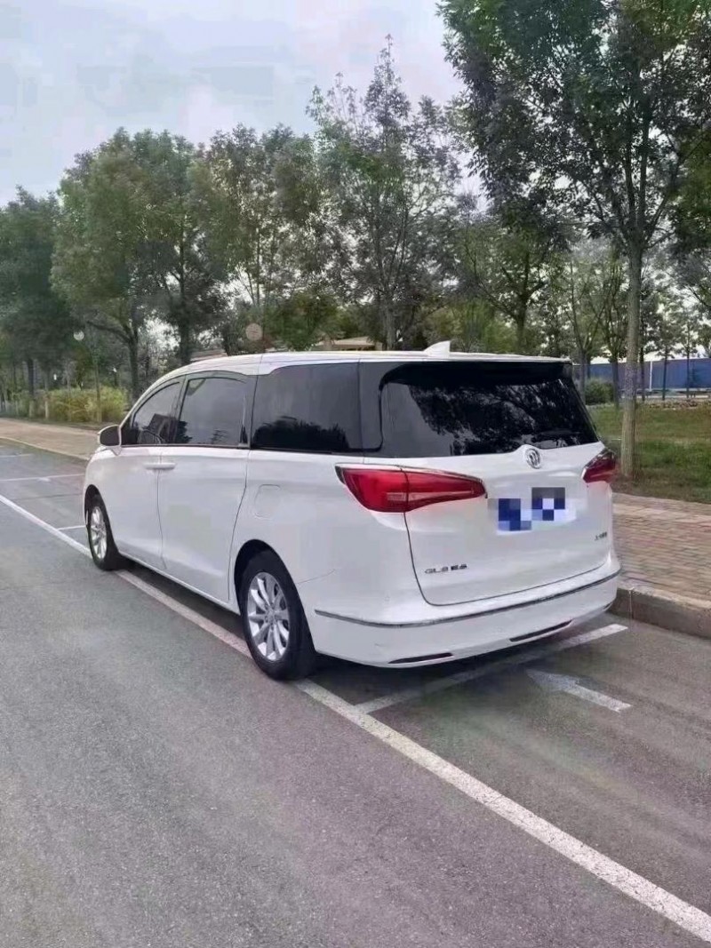 石家庄19年别克GL81