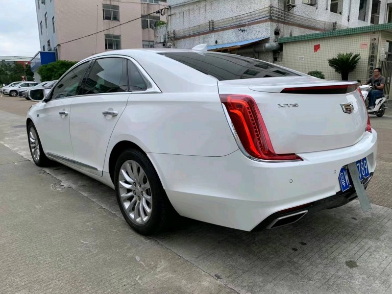 中山19年凯迪拉克XTS6
