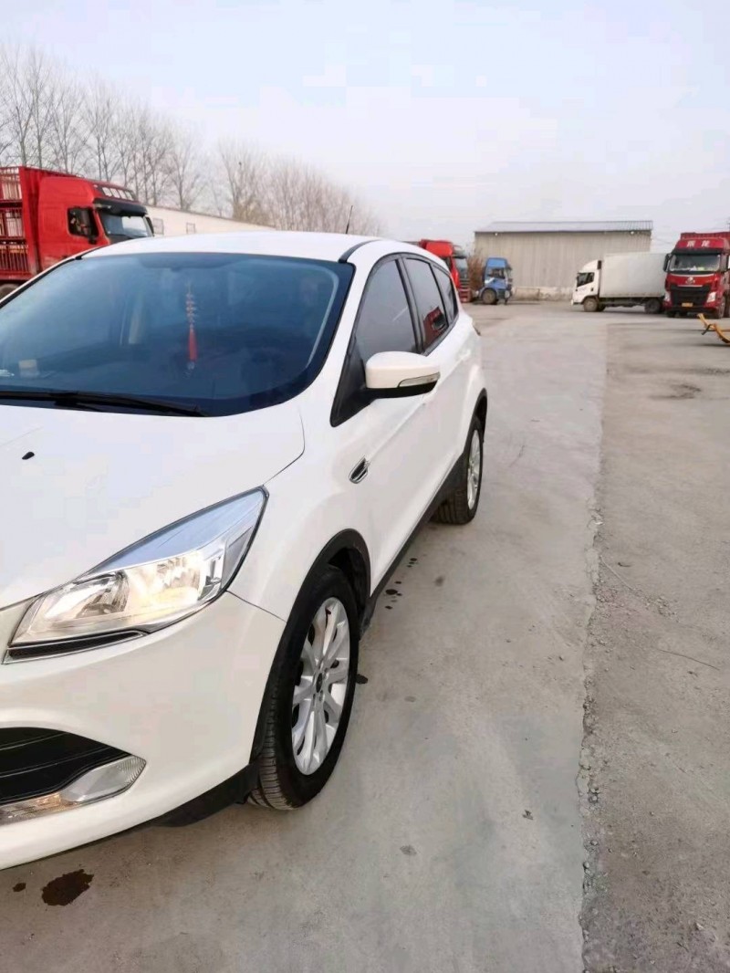 北京16年福特翼虎8