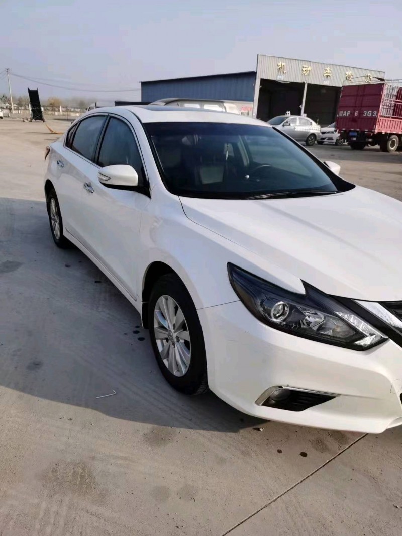 北京18年日产天籁2