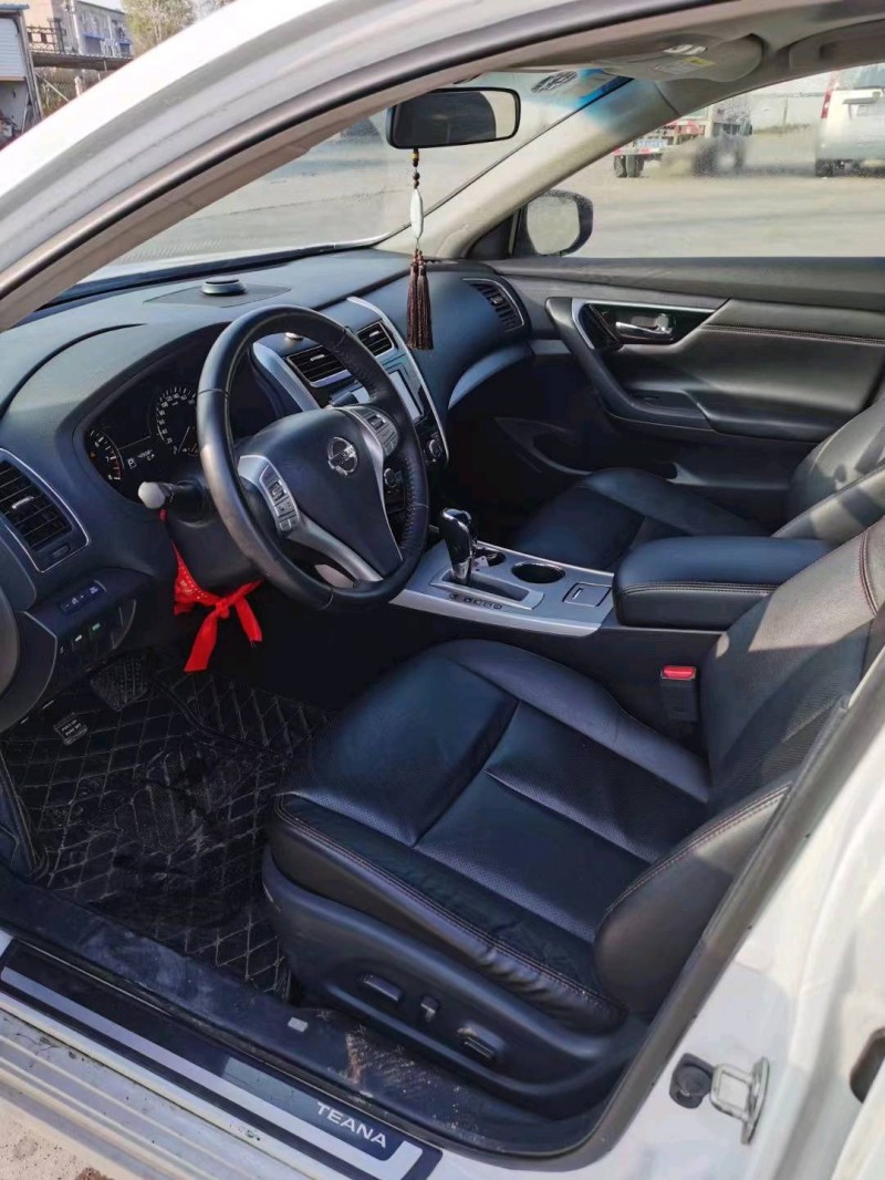 北京18年日产天籁4