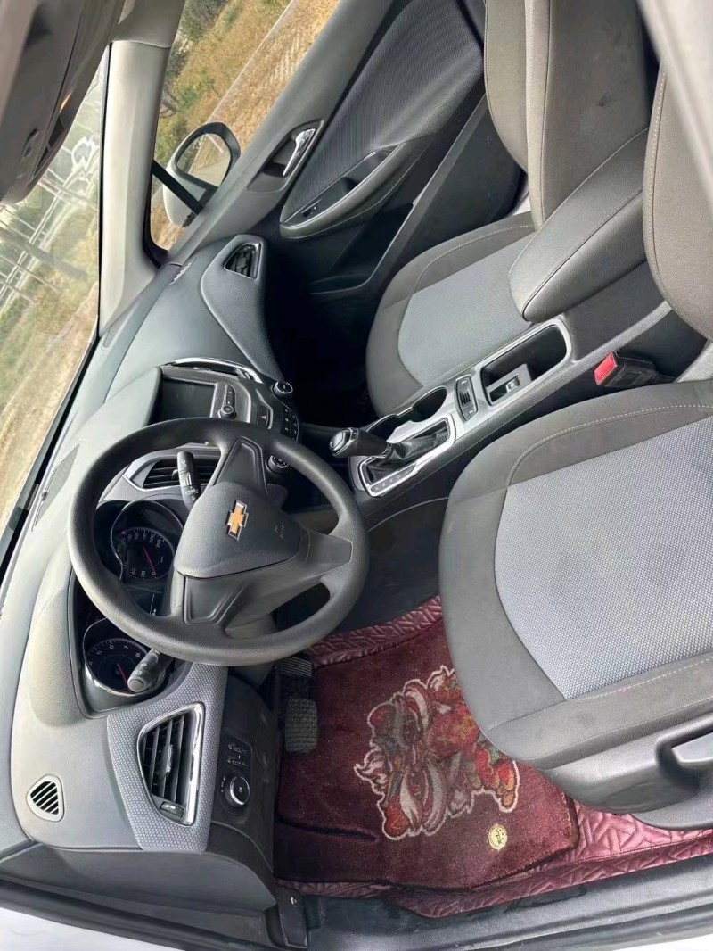 北京17年雪佛兰科鲁兹5