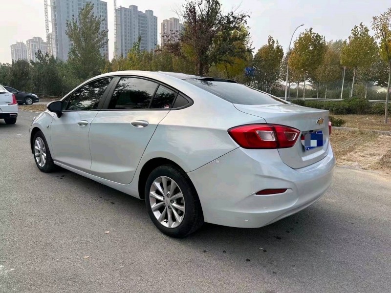 北京17年雪佛兰科鲁兹7