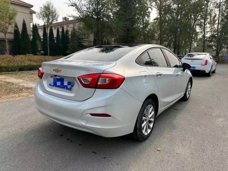 北京17年雪佛兰科鲁兹9