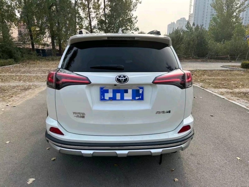 北京19年丰田RAV4荣放3