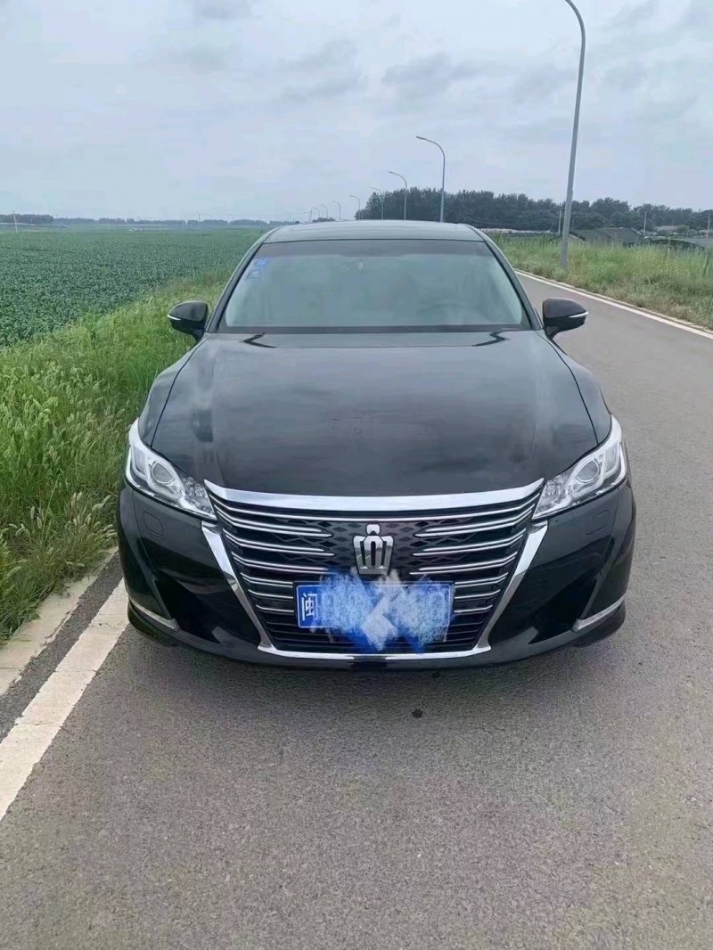 北京16年丰田皇冠8