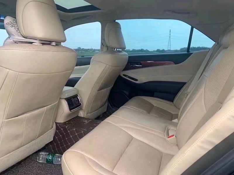 北京16年丰田皇冠4