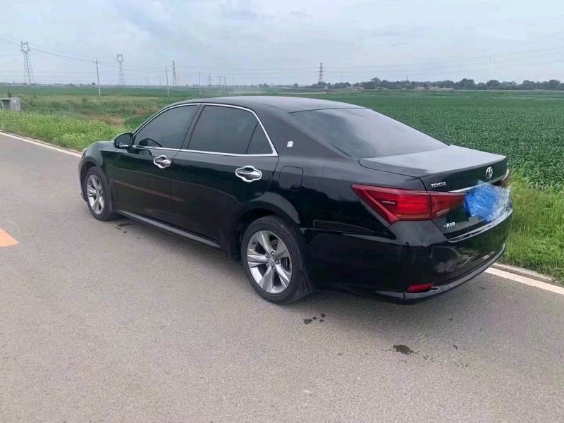 北京16年丰田皇冠2