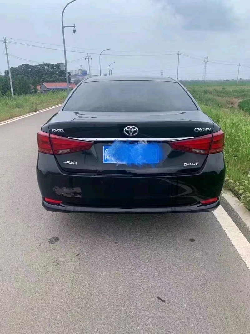 北京16年丰田皇冠9