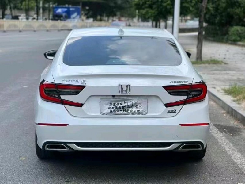 东莞21年本田雅阁9