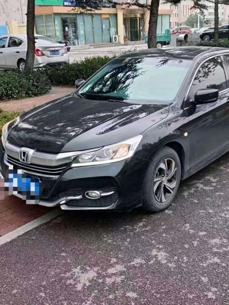 青岛18年本田雅阁2