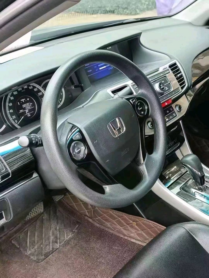 青岛18年本田雅阁5