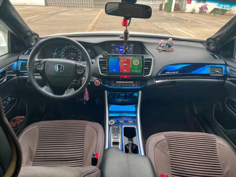 青岛17年本田雅阁4