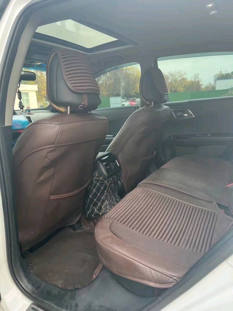 青岛17年本田雅阁5