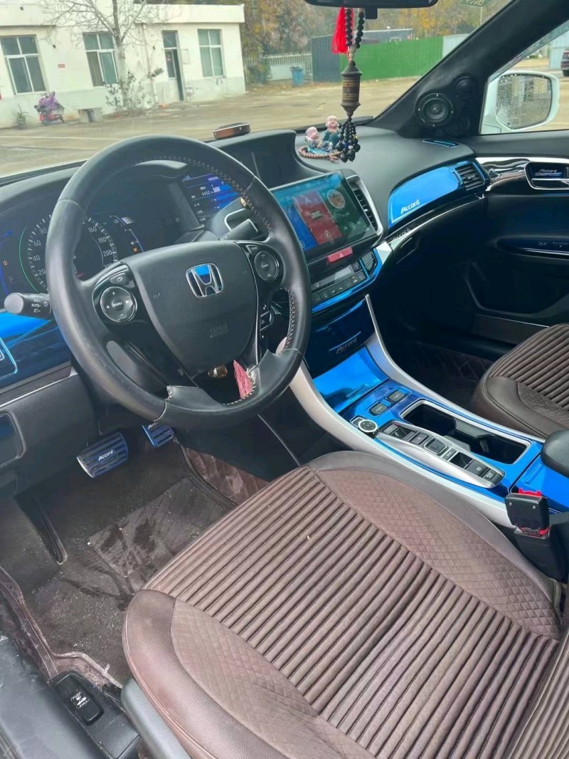 青岛17年本田雅阁7