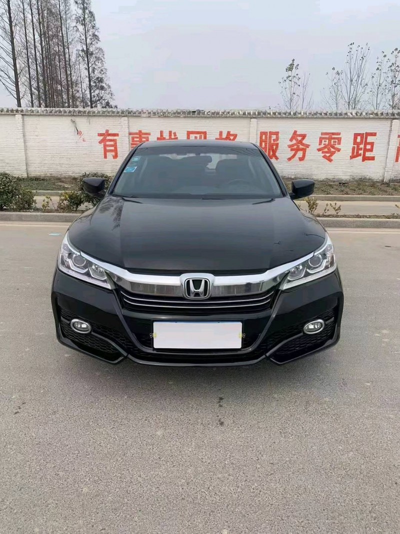 徐州17年本田雅阁1