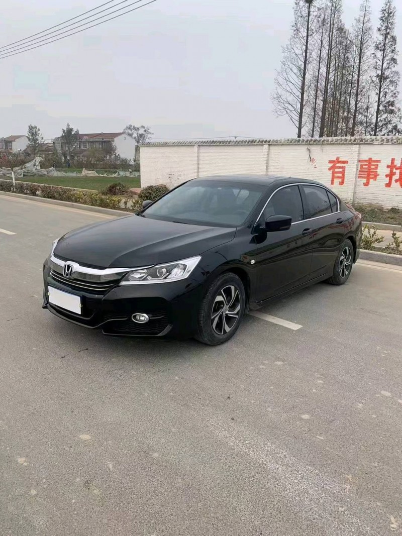 徐州17年本田雅阁2