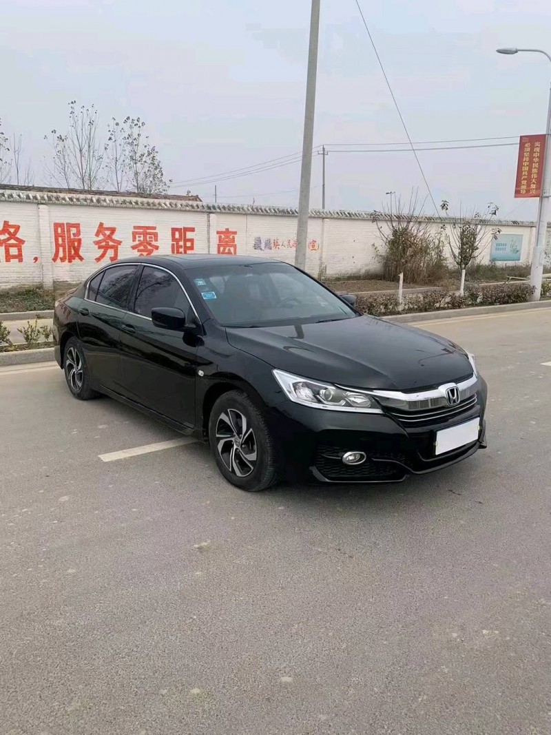 徐州17年本田雅阁3