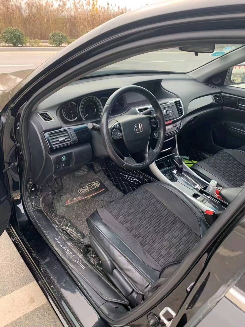 徐州17年本田雅阁4