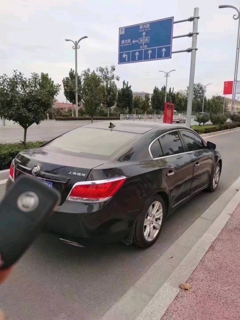 北京11年别克君越5