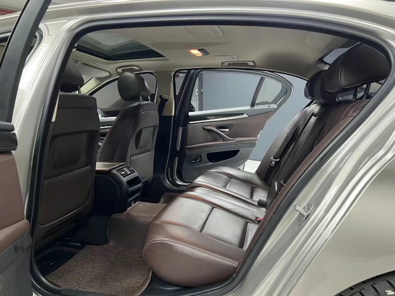 成都15年宝马5系8