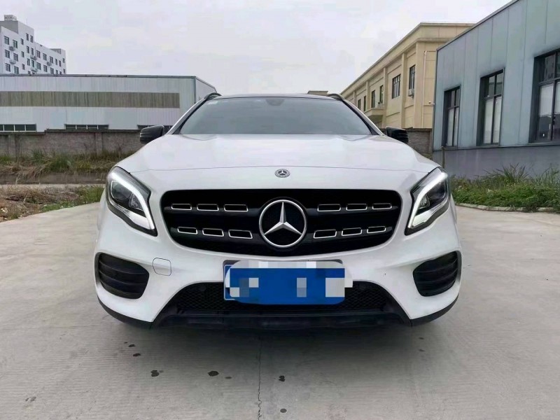 宜昌19年奔馳GLA1