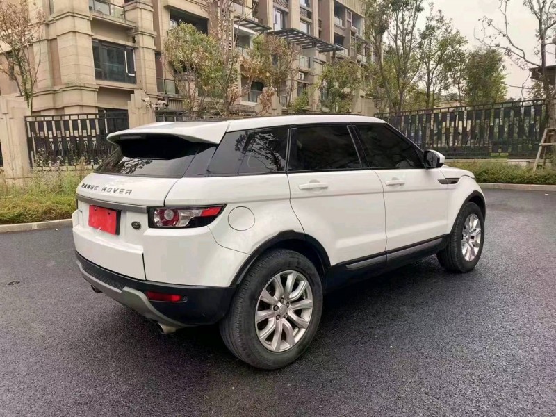 重庆14年路虎揽胜极光(进口)5