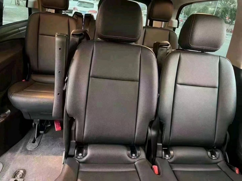 重庆20年奔驰威霆4