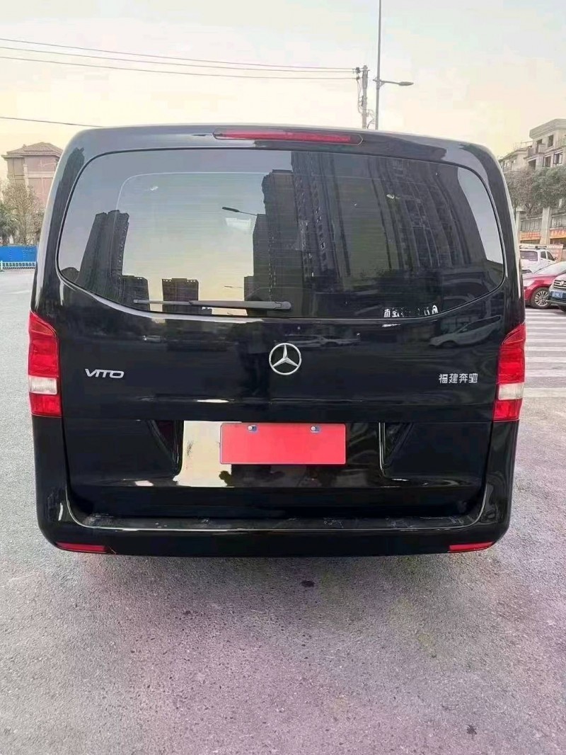 重庆20年奔驰威霆7