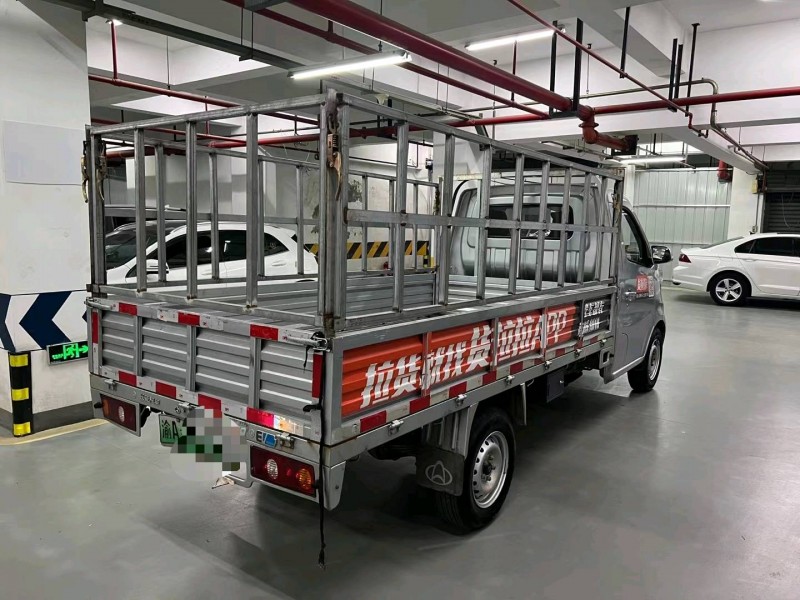 成都22年长安汽车神骐7