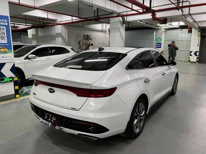 成都21年现代菲斯塔8