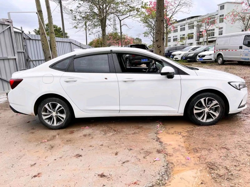 广州20年别克威朗8