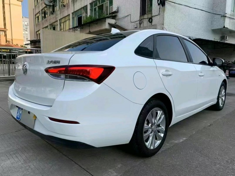 中山19年别克英朗5