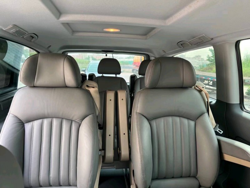 东莞14年奔驰威霆4