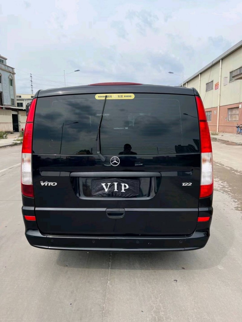 东莞14年奔驰威霆9