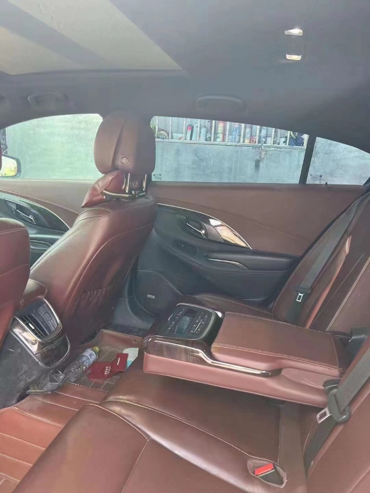 青岛15年别克君越6