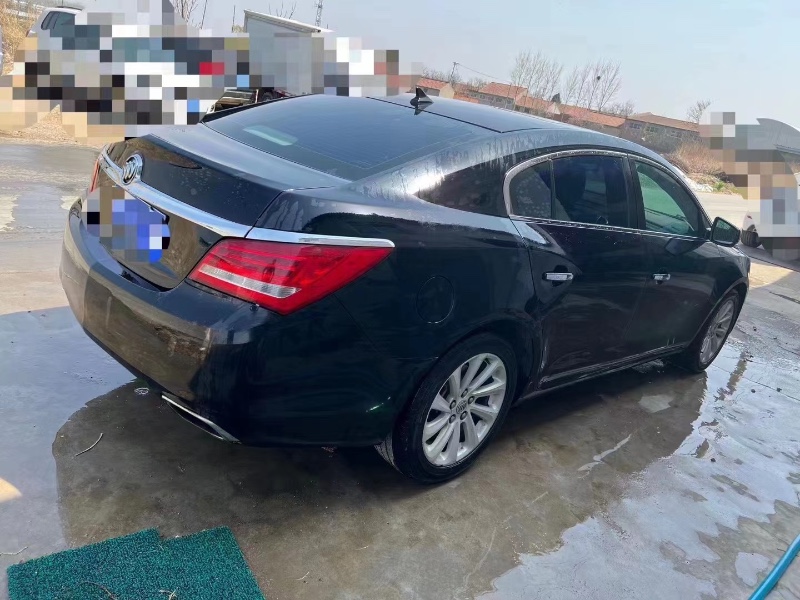 青岛15年别克君越8