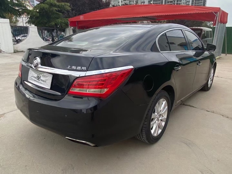 青岛15年别克君越7