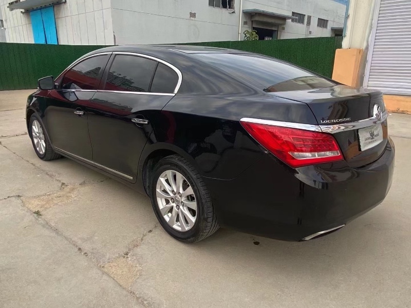 青岛15年别克君越6