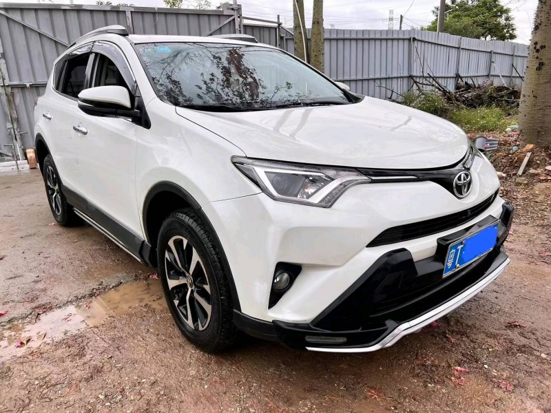 广州17年丰田RAV43