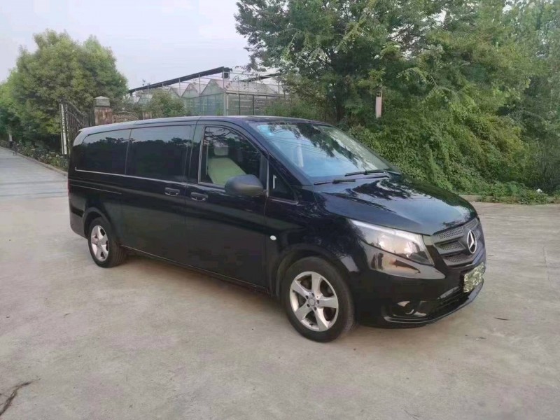 徐州17年奔驰威霆7